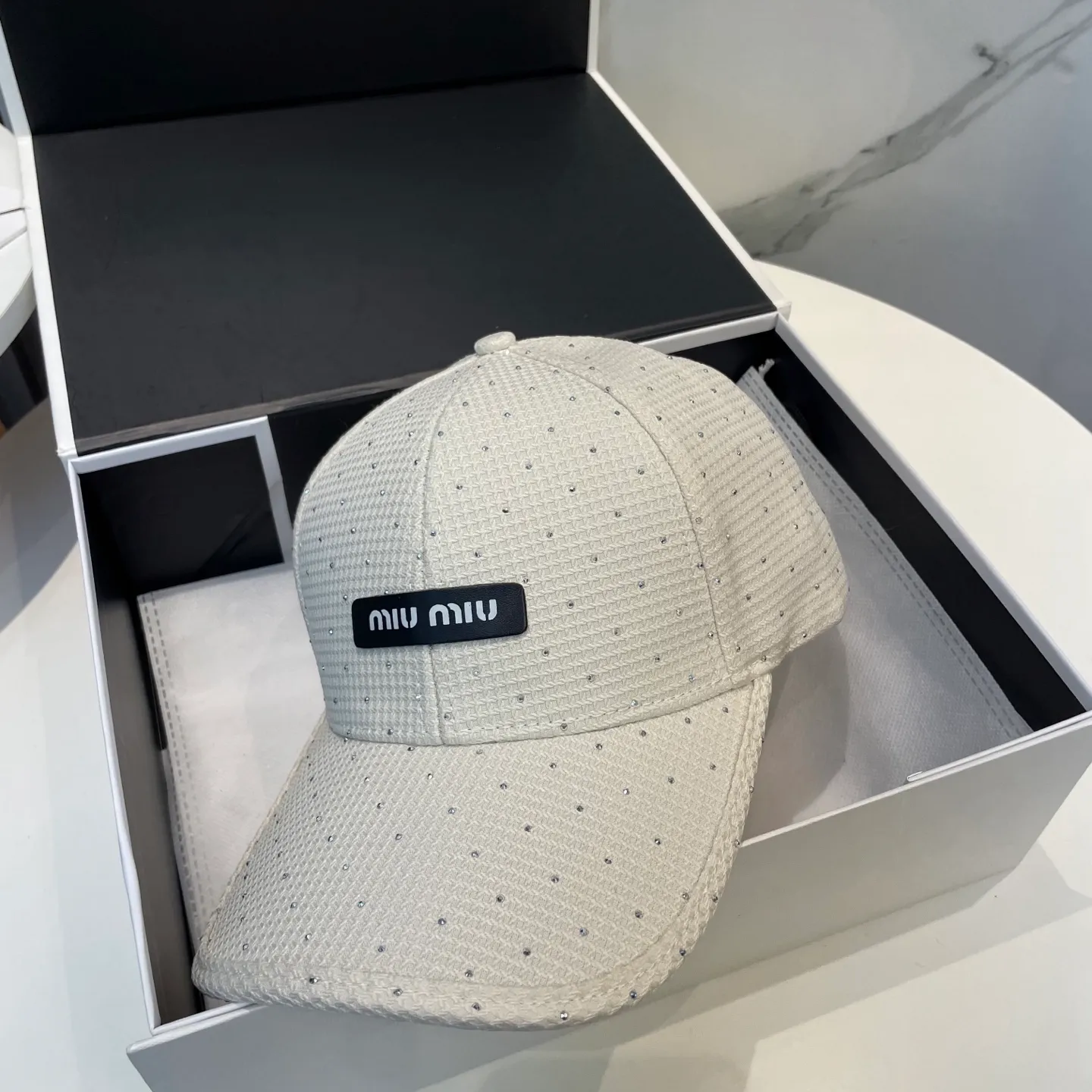 P50 miumiu new spring and summer full diamond baseball cap, the hottest color at the moment - full of street style! Trendy and versatile, Xiaohongshu grows grass, poison, get your boyfriend, and cool together