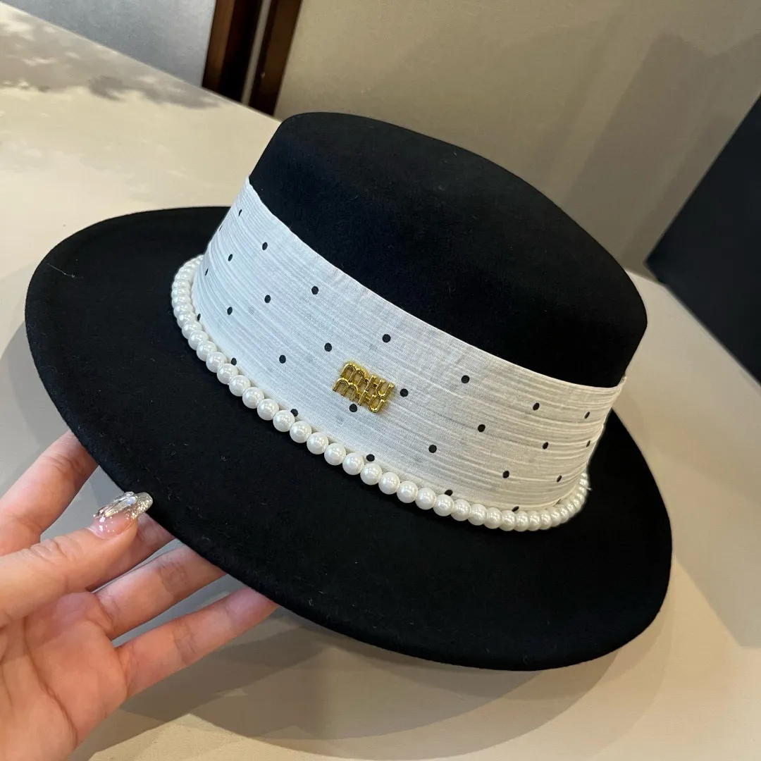 💰190¥ miumiu new wool top hat, flat top hat, 100% wool fabric 🦙%, head circumference 57cm
