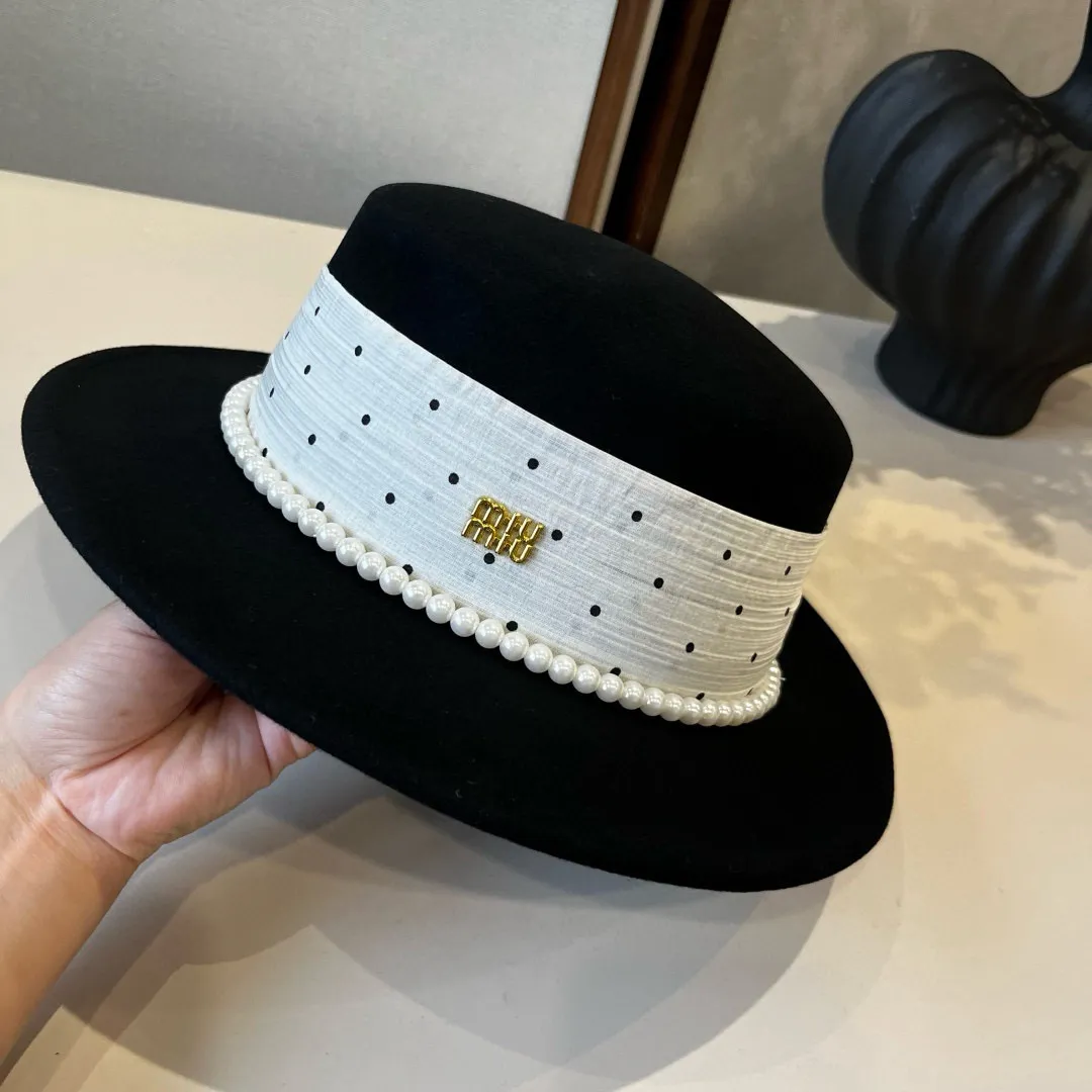 💰190¥ miumiu new wool top hat, flat top hat, 100% wool fabric 🦙%, head circumference 57cm