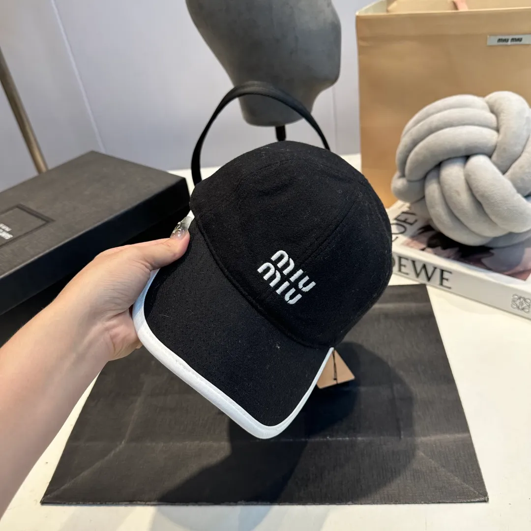 P70 miumiu new autumn and winter wool baseball cap, head circumference 57cm