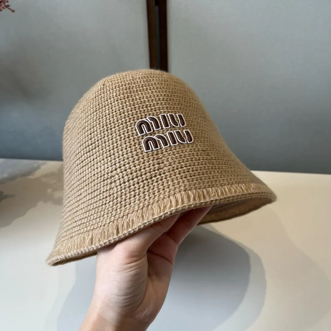 💰90¥ miumiu new fisherman hat, head circumference 57cm
