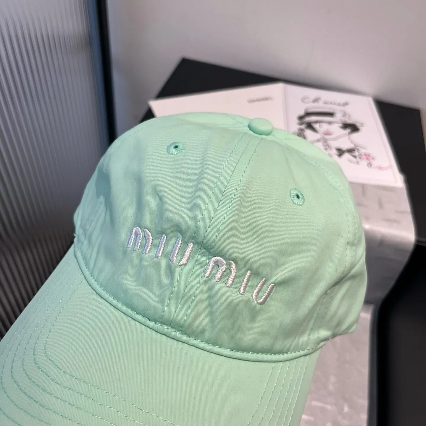 💰70¥ miumiu new baseball cap, high-grade fabric, head circumference 57cm