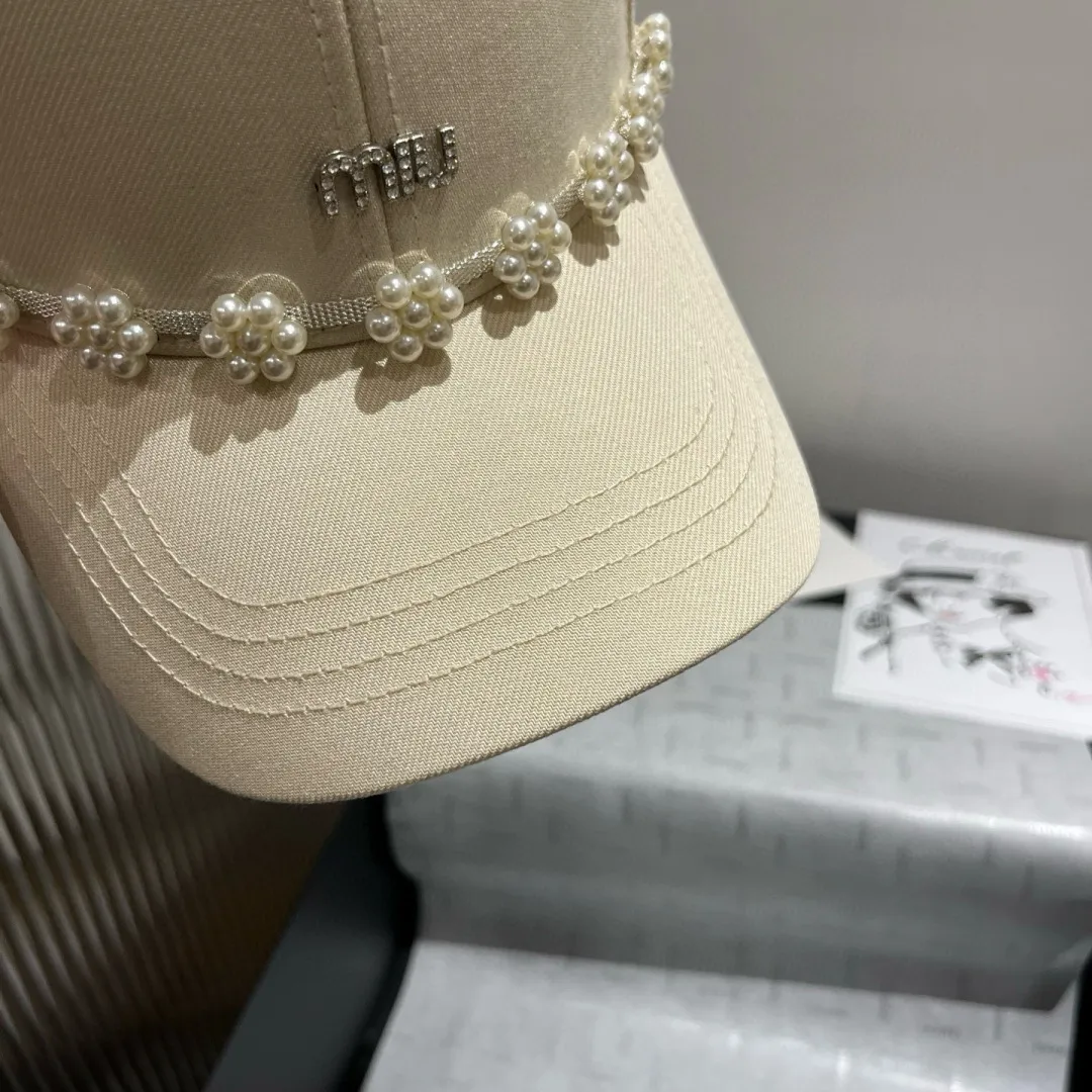💰80¥ miumiu new peaked cap