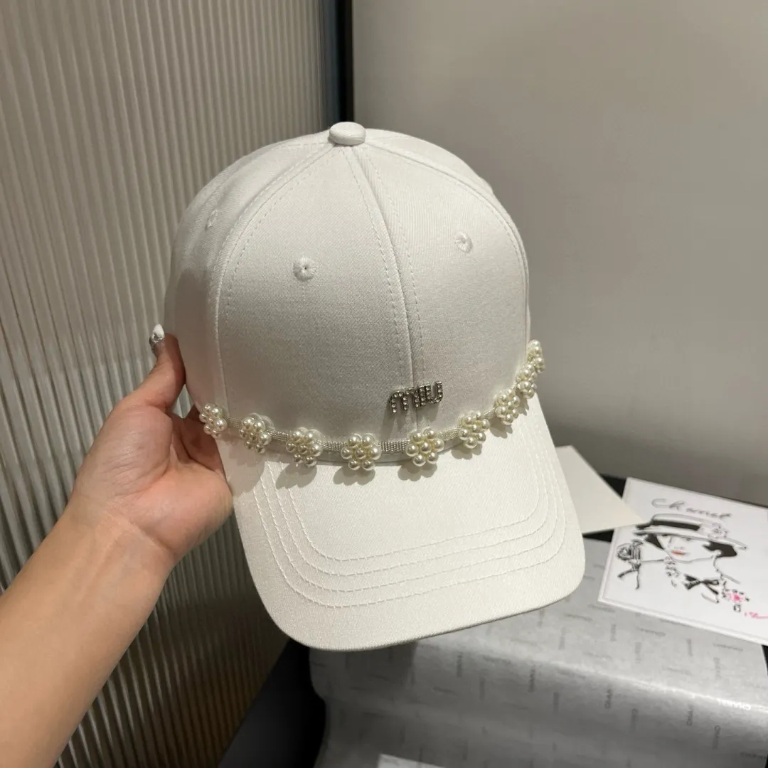 💰80¥ miumiu new peaked cap