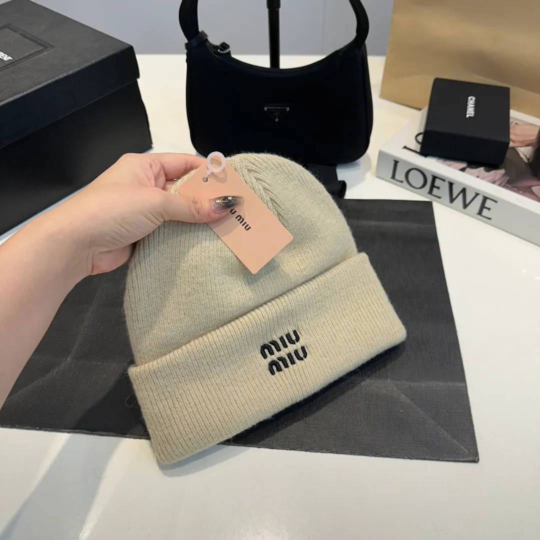 P60 miumiu new autumn and winter woolen hat