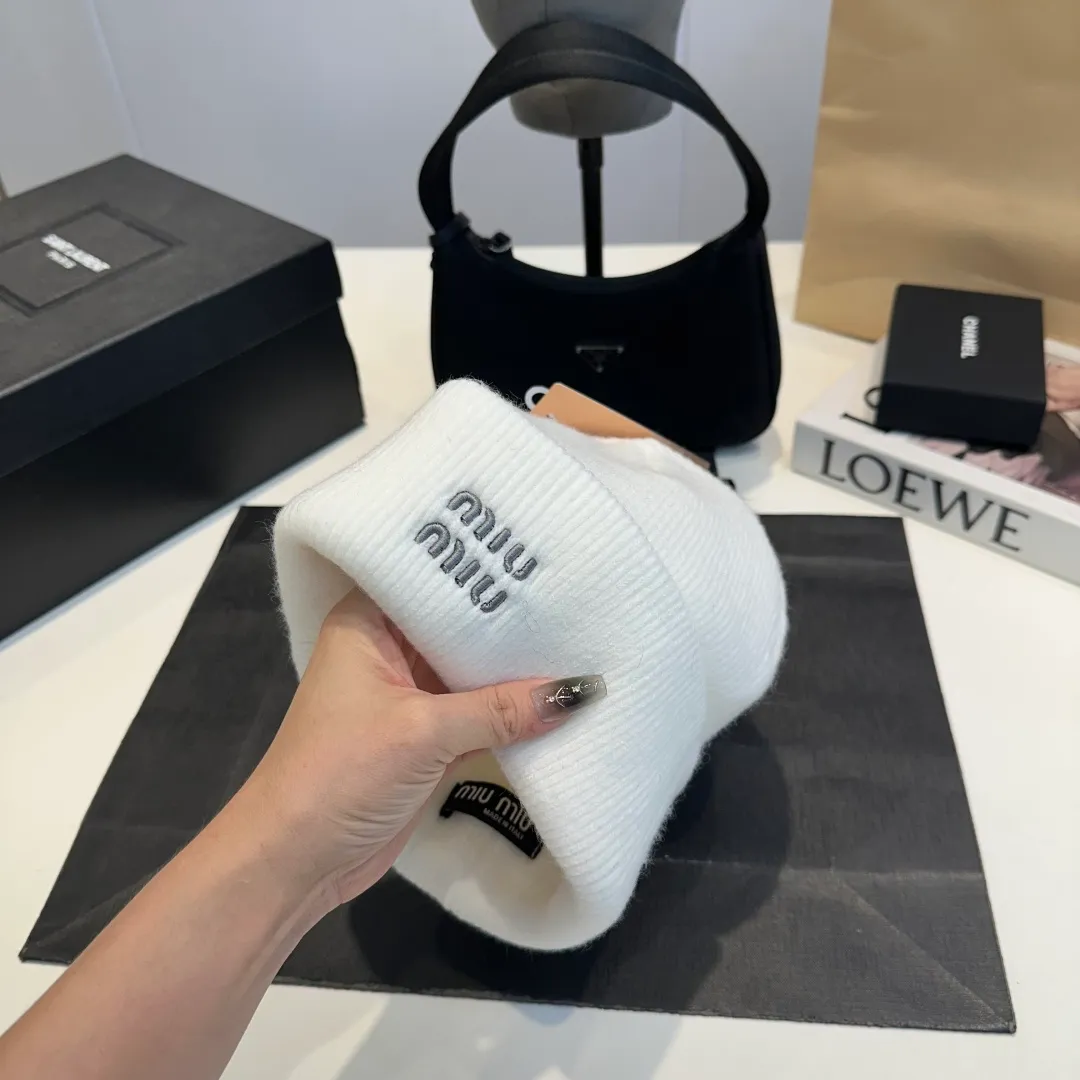 P60 miumiu new autumn and winter woolen hat