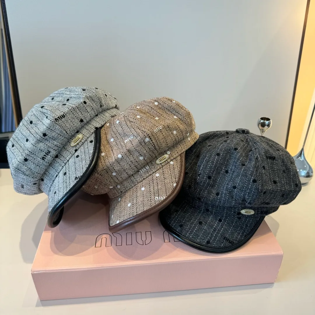 💰100¥ miumiu new duck bill painter's hat, head circumference 57cm