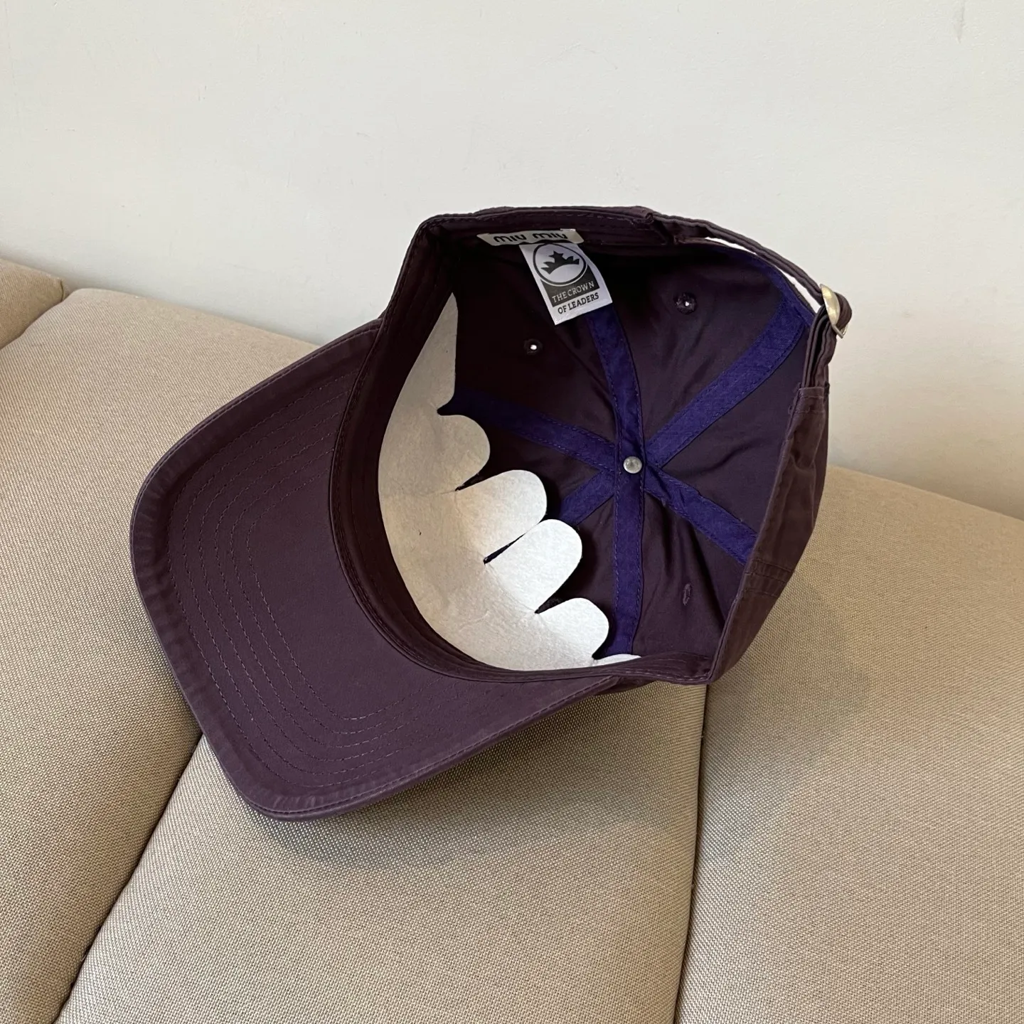 P60 miumiu original spring and summer new baseball cap, authentic mold-making and custom-made, the original workmanship is meticulous and the quality is superb!