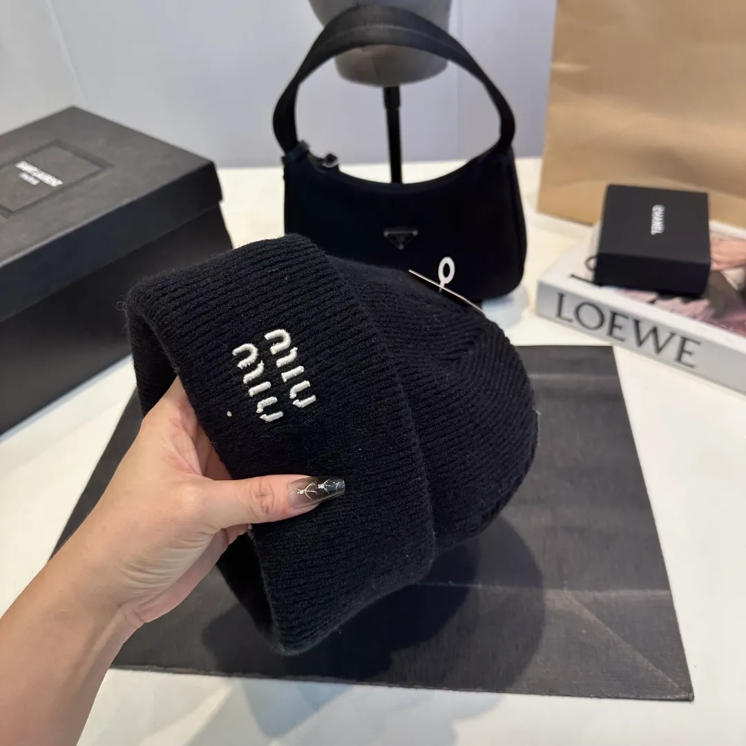 P60 miumiu new autumn and winter woolen hat