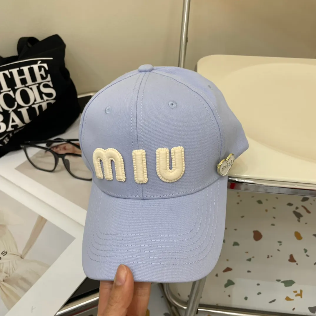 P66💛 Comes with dust bag. [Miumiu Miu Miu] 2024 new denim order style embroidered baseball cap🧢big brand style is super easy to match, hurry up and get it!