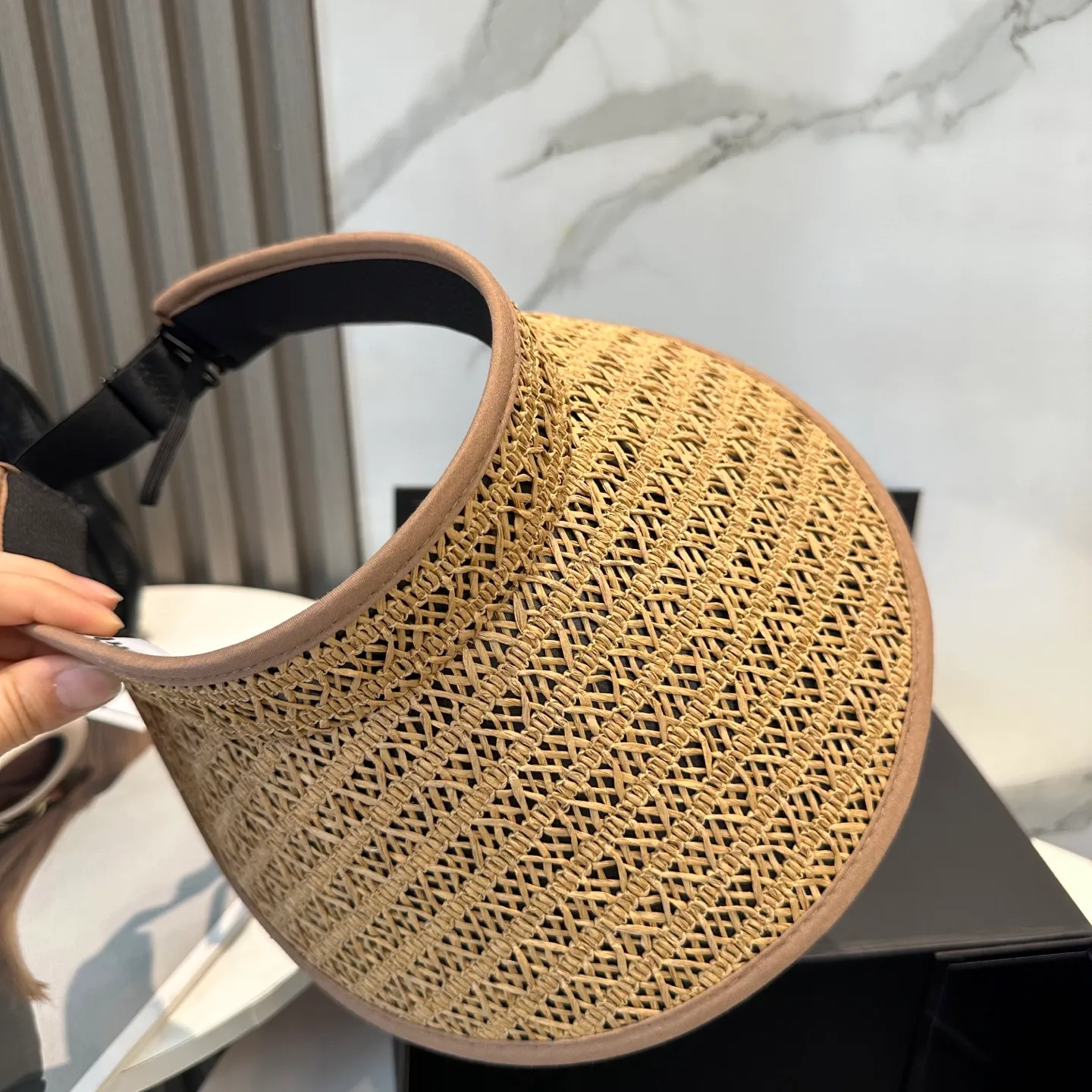 P80💛 Comes with dust bag, miumiu 2025 new sun visor, hollow top headband hat, 🔆 versatile sun protection ~ a great tool for casual outings, great sun protection! Love it so much 💕