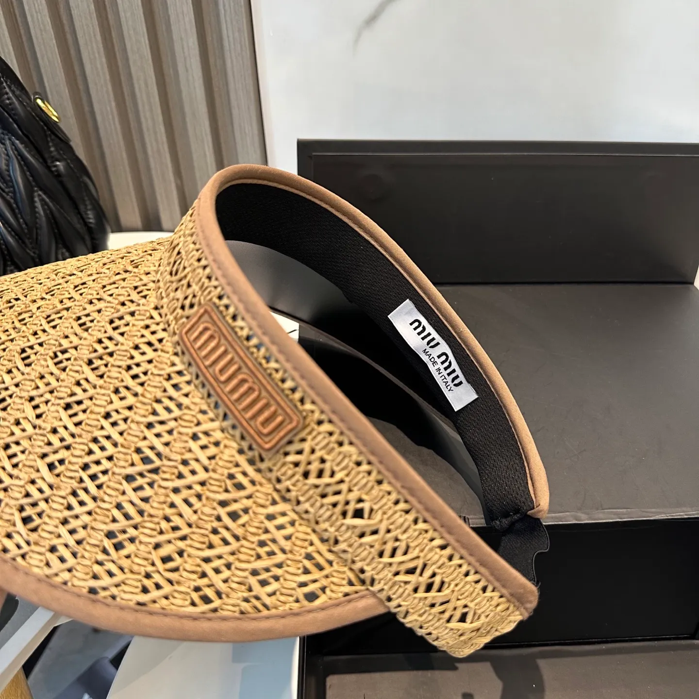 P80💛 Comes with dust bag, miumiu 2025 new sun visor, hollow top headband hat, 🔆 versatile sun protection ~ a great tool for casual outings, great sun protection! Love it so much 💕