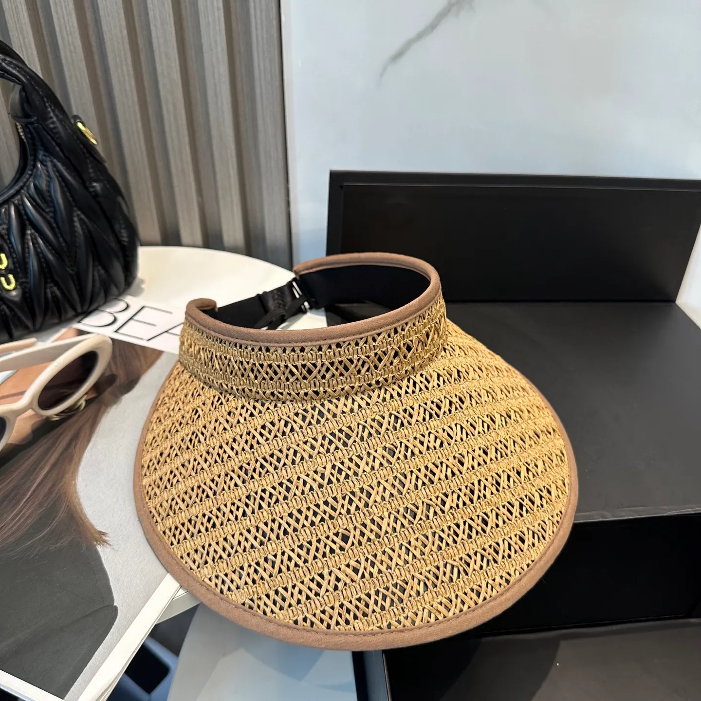 P80💛 Comes with dust bag, miumiu 2025 new sun visor, hollow top headband hat, 🔆 versatile sun protection ~ a great tool for casual outings, great sun protection! Love it so much 💕