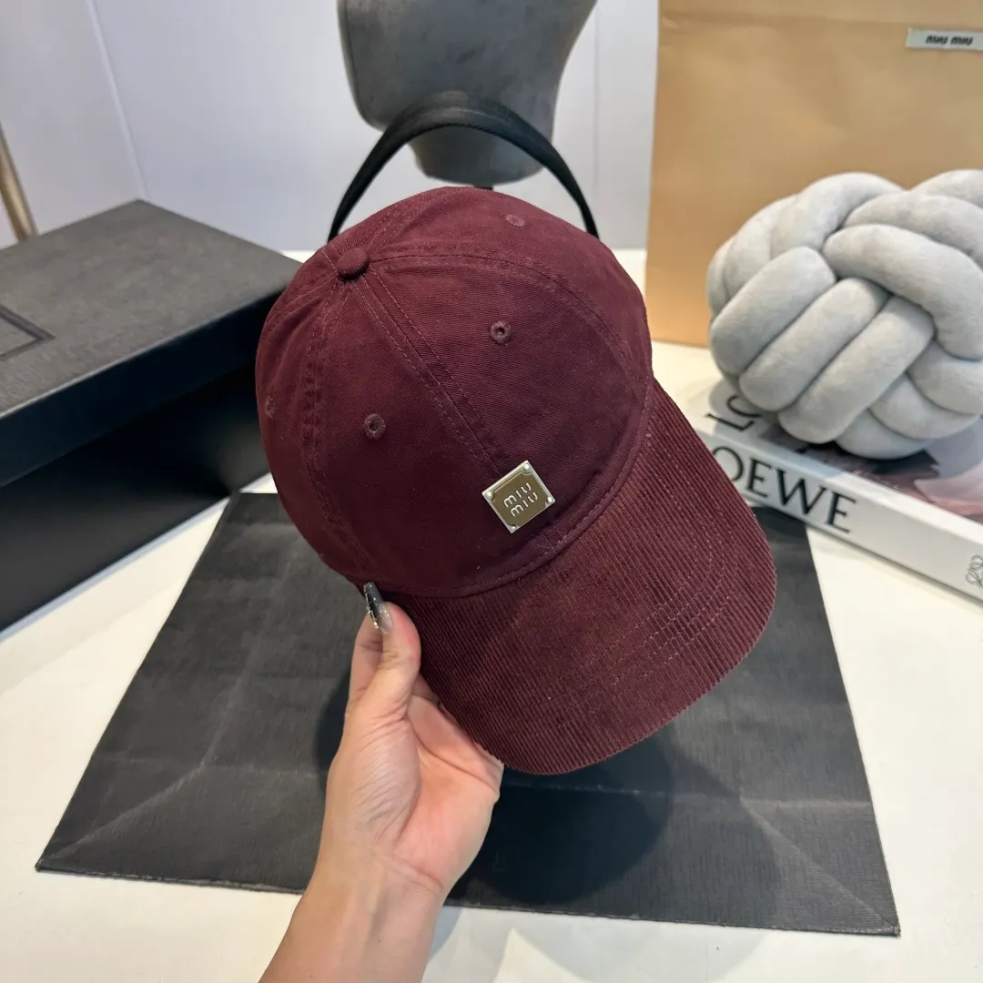 P60 Miumiu Miumiu's new custom-made baseball cap🧢The big brand style is super easy to match, so hurry up and get it!