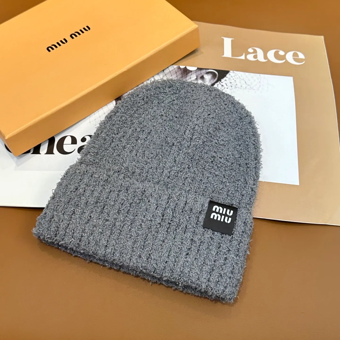 P56 miumiu’s popular knitted hat! So 🉑️, high-elastic fabric, classic colors, same style for men and women