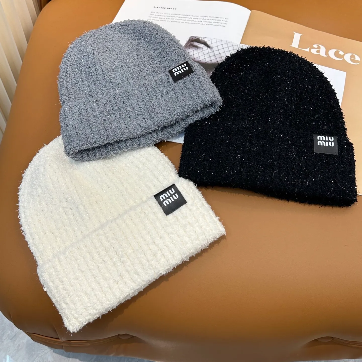 P56 miumiu’s popular knitted hat! So 🉑️, high-elastic fabric, classic colors, same style for men and women