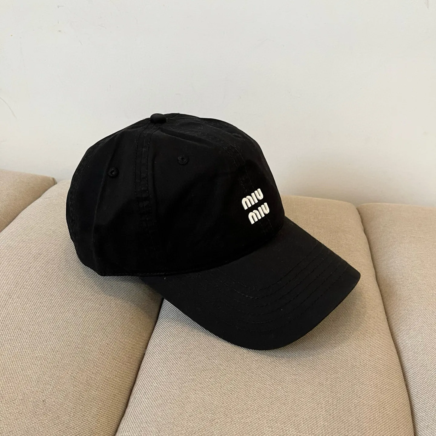 P50 miumiu original spring and summer new baseball cap, genuine mold-making and custom-made, the original workmanship is meticulous and the quality is superb!