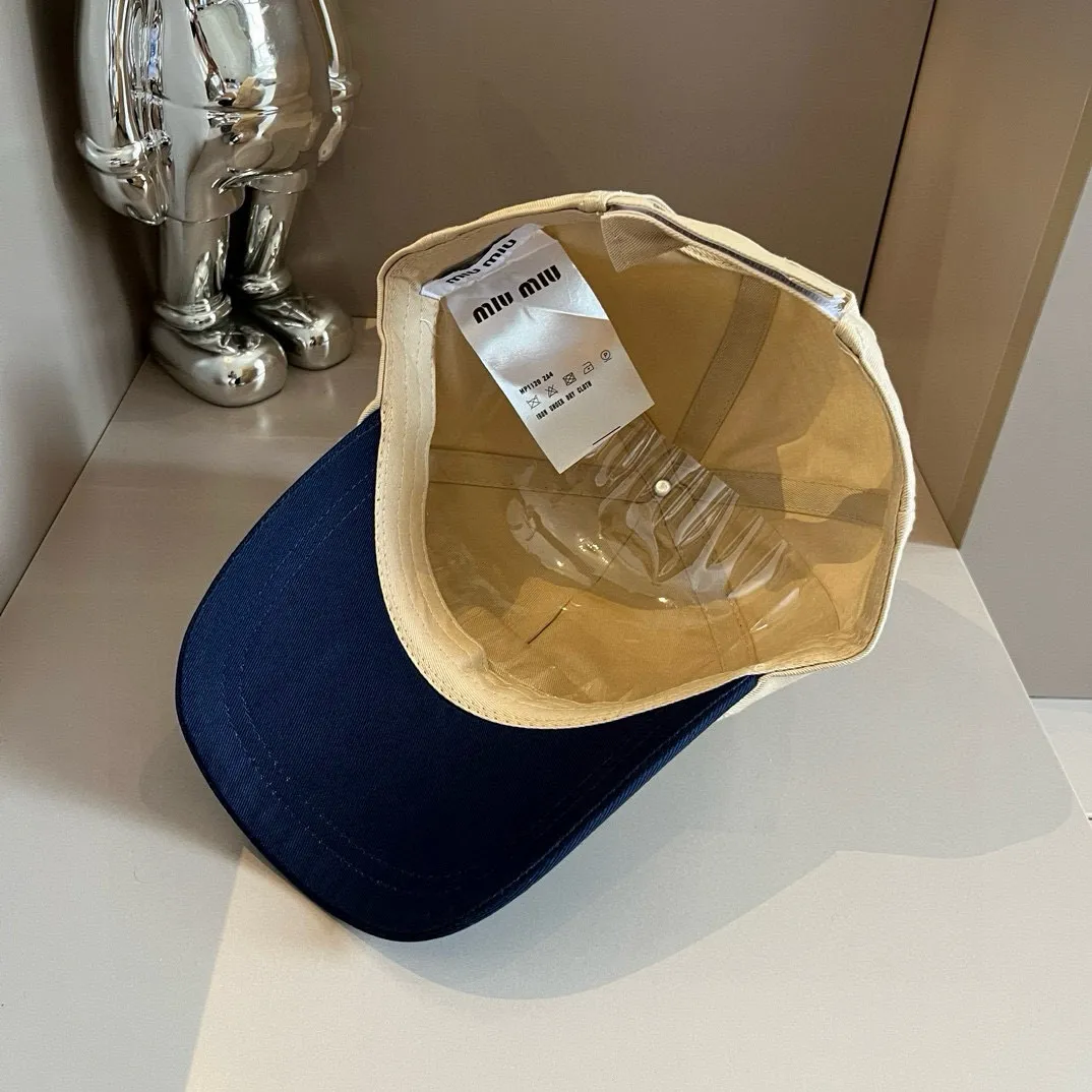 💰60¥ Miumiu official baseball cap, canvas cap, head circumference 57cm