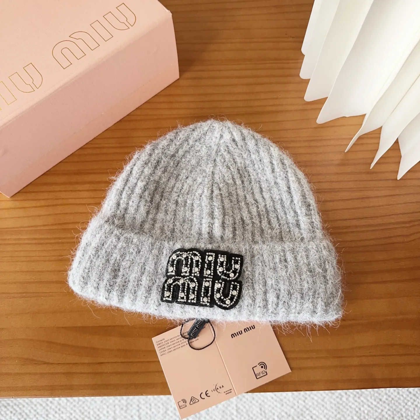 🉐️120 miumiu new autumn and winter knitted beanie This is so cute! The earmuffs are such a beauty! Soft and waxy