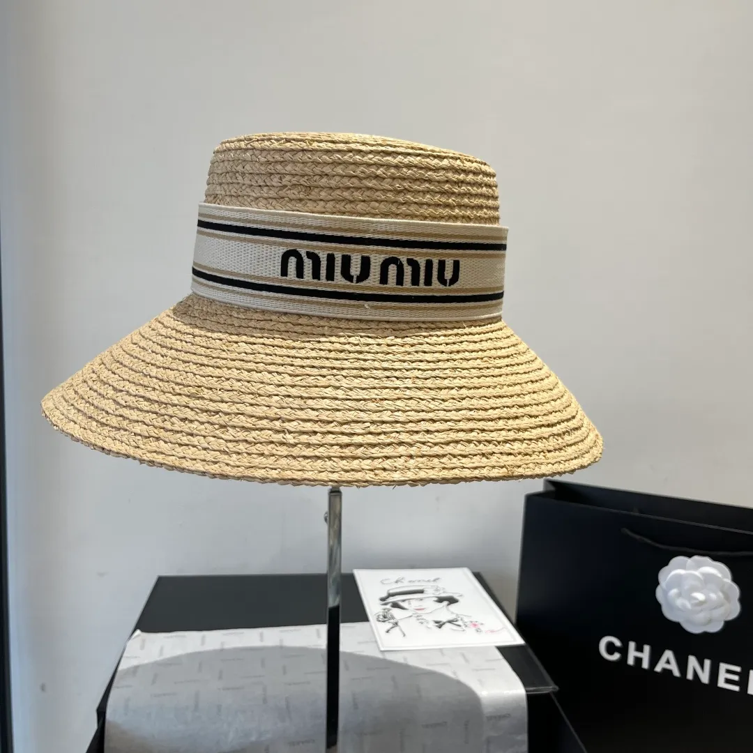 💰220¥ miumiu straw hat, purely hand-crocheted, in short supply, sold one by one, head circumference 57cm