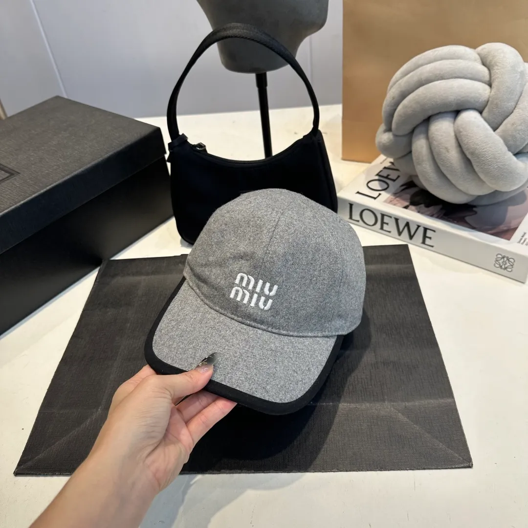 P70 miumiu new autumn and winter wool baseball cap, head circumference 57cm