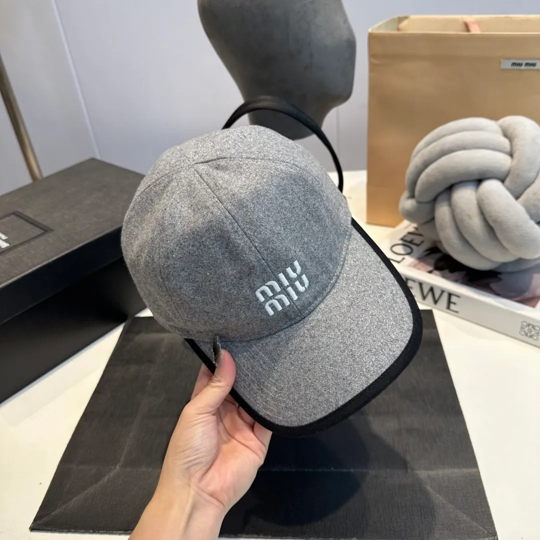 P70 miumiu new autumn and winter wool baseball cap, head circumference 57cm
