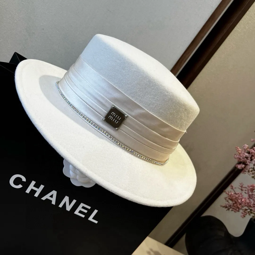💰210¥ miumiu new wool top hat, flat top hat, 100% wool fabric 🦙%, head circumference 57cm