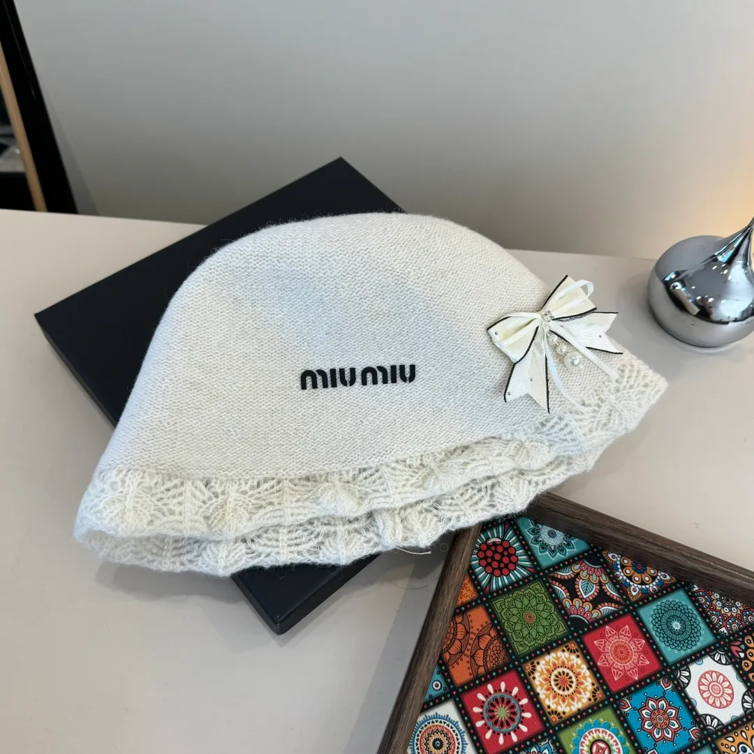 💰100¥ miumiu new hand-knitted hat, head circumference 57cm