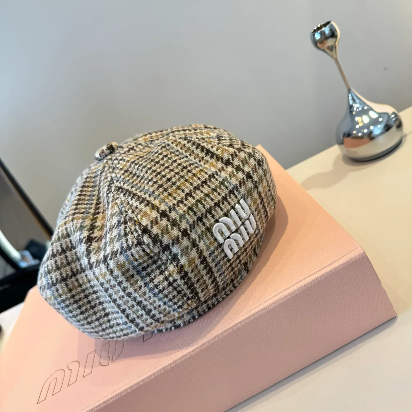 💰130¥ miumiu new autumn and winter wool beret, official style, retro style beret, head circumference 57cm