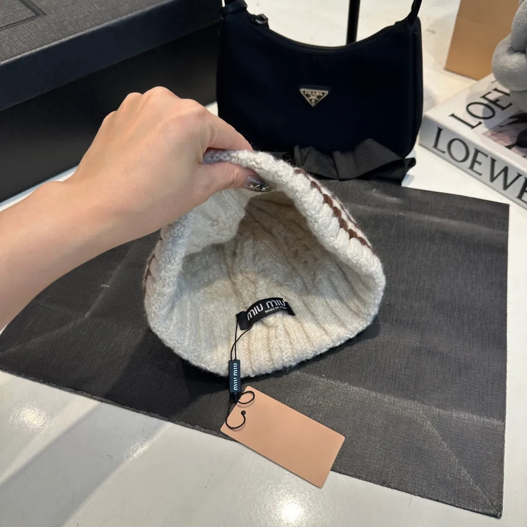 P60 miumiu new autumn and winter woolen hat