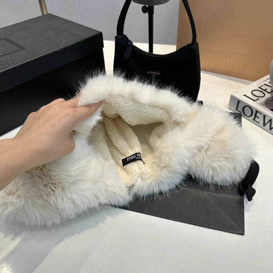 P70 miumiu new rabbit fur thickened knitted thunder hat, simple and versatile item, head circumference 57cm