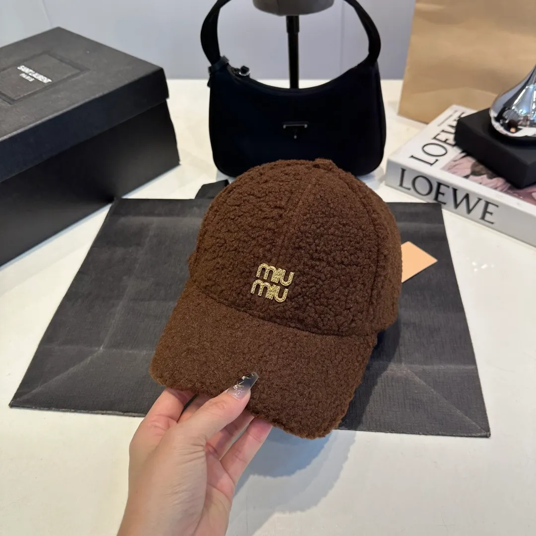 P60 miumiu 25 autumn and winter new lamb wool letter baseball cap