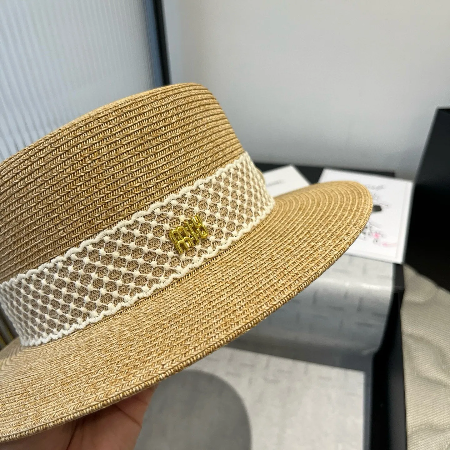 💰160¥ miumiu new sun hat, flat top hat, made of fine straw, head circumference 57cm