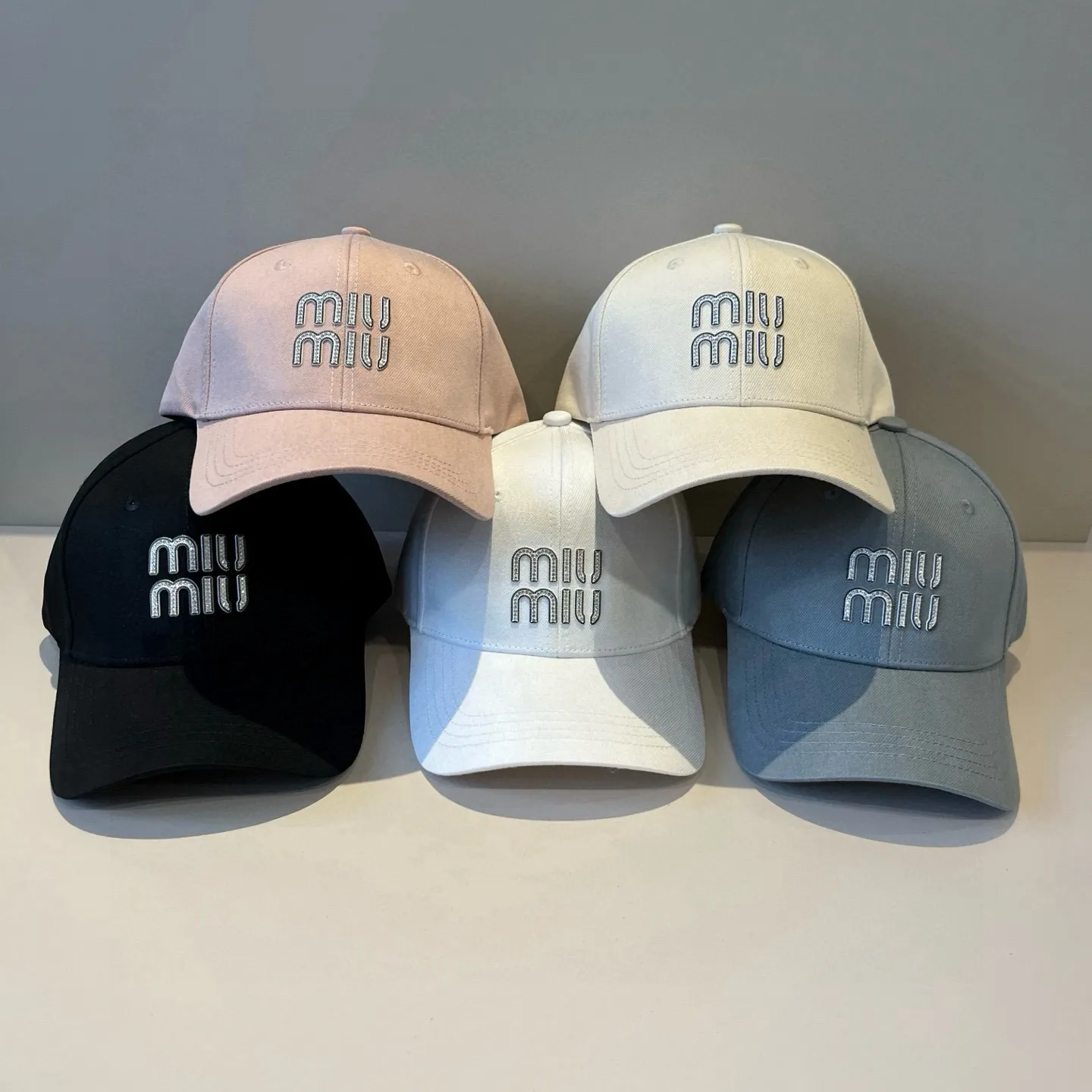 P60 miumiu original spring and summer new baseball cap, authentic mold-making and custom-made, the original workmanship is meticulous and the quality is superb!