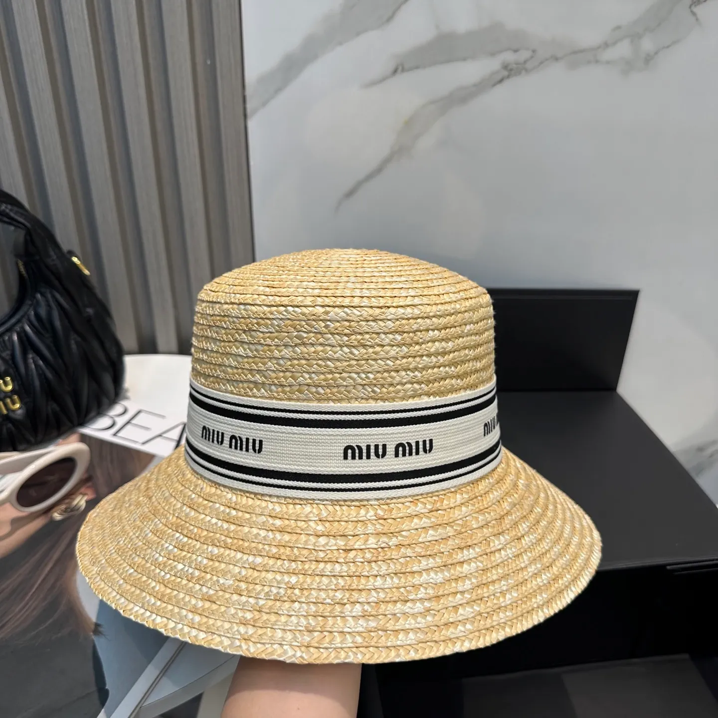 P80 miumiu new straw hat, advanced customization, lady style, attention to detail, sun protection and UV protection in summer, a must-have for travel, versatile and good-looking