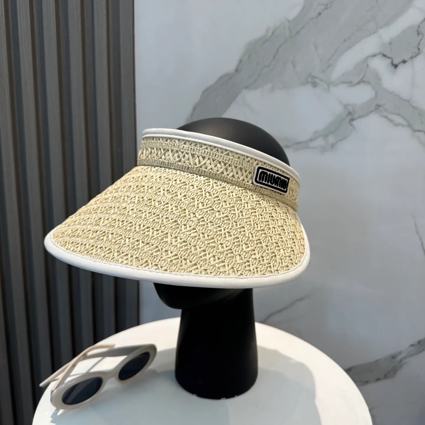 P80💛 Comes with dust bag, miumiu 2025 new sun visor, hollow top headband hat, 🔆 versatile sun protection ~ a great tool for casual outings, great sun protection! Love it so much 💕