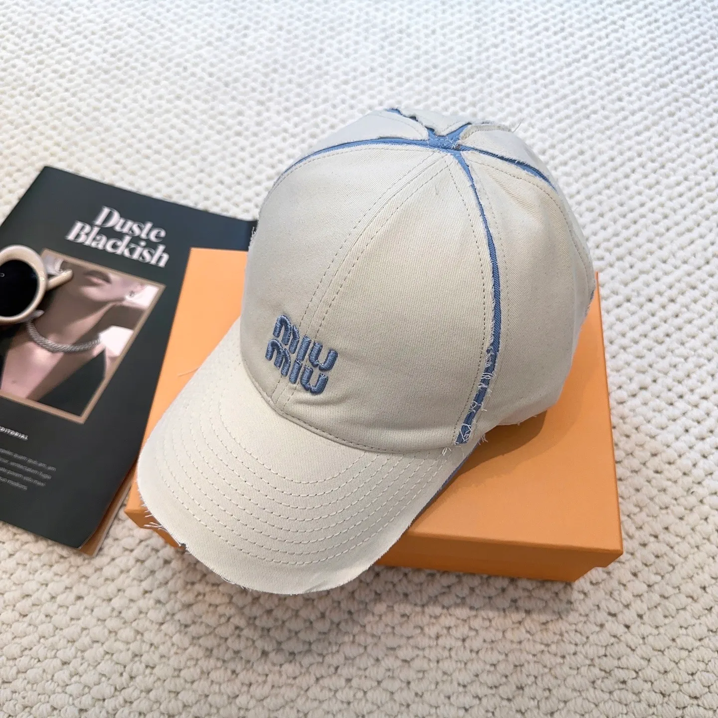 P96💛 Comes with dust bag. [Miumiu Miu Miu] High version of the new order style embroidered baseball cap🧢The big brand style is super easy to match, so hurry up and get it!
