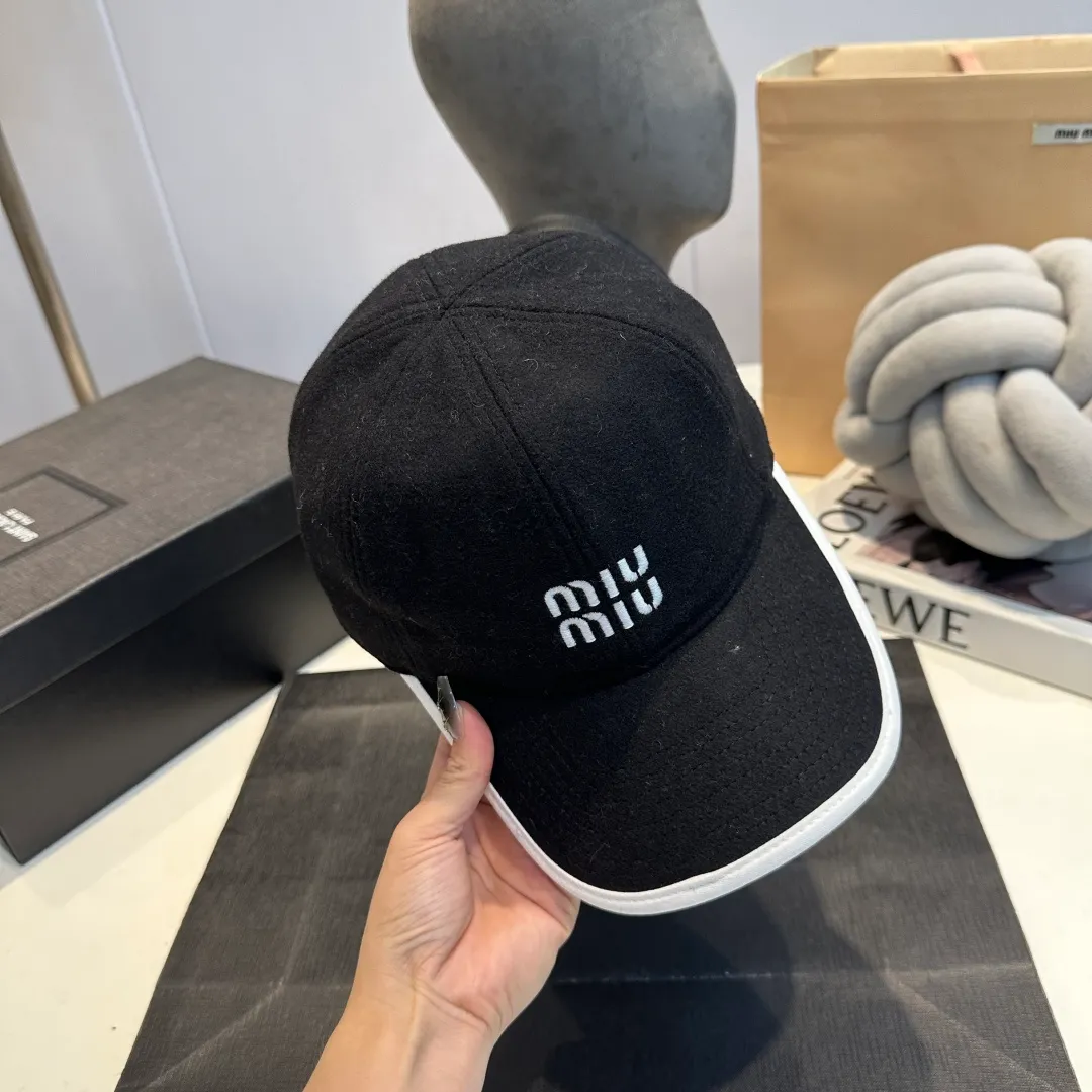 P70 miumiu new autumn and winter wool baseball cap, head circumference 57cm