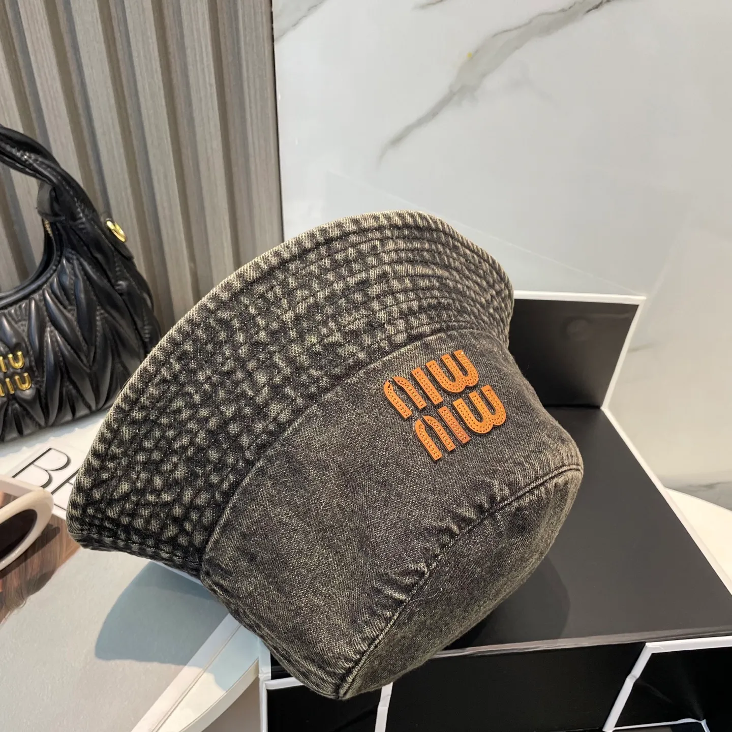 P66 💛 Comes with dust bag miumiu 2025 new washed soft denim men’s and women’s fisherman hat 🌈 Simple folding sunshade ~ a very textured one