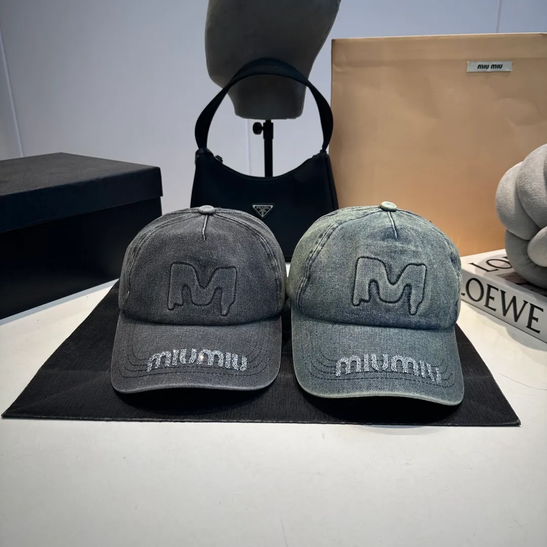 P60 miumiu Xiaohongshu popular recommendation. Original new baseball cap, authentic mold-making and custom-made, original workmanship is meticulous and the quality is superb!