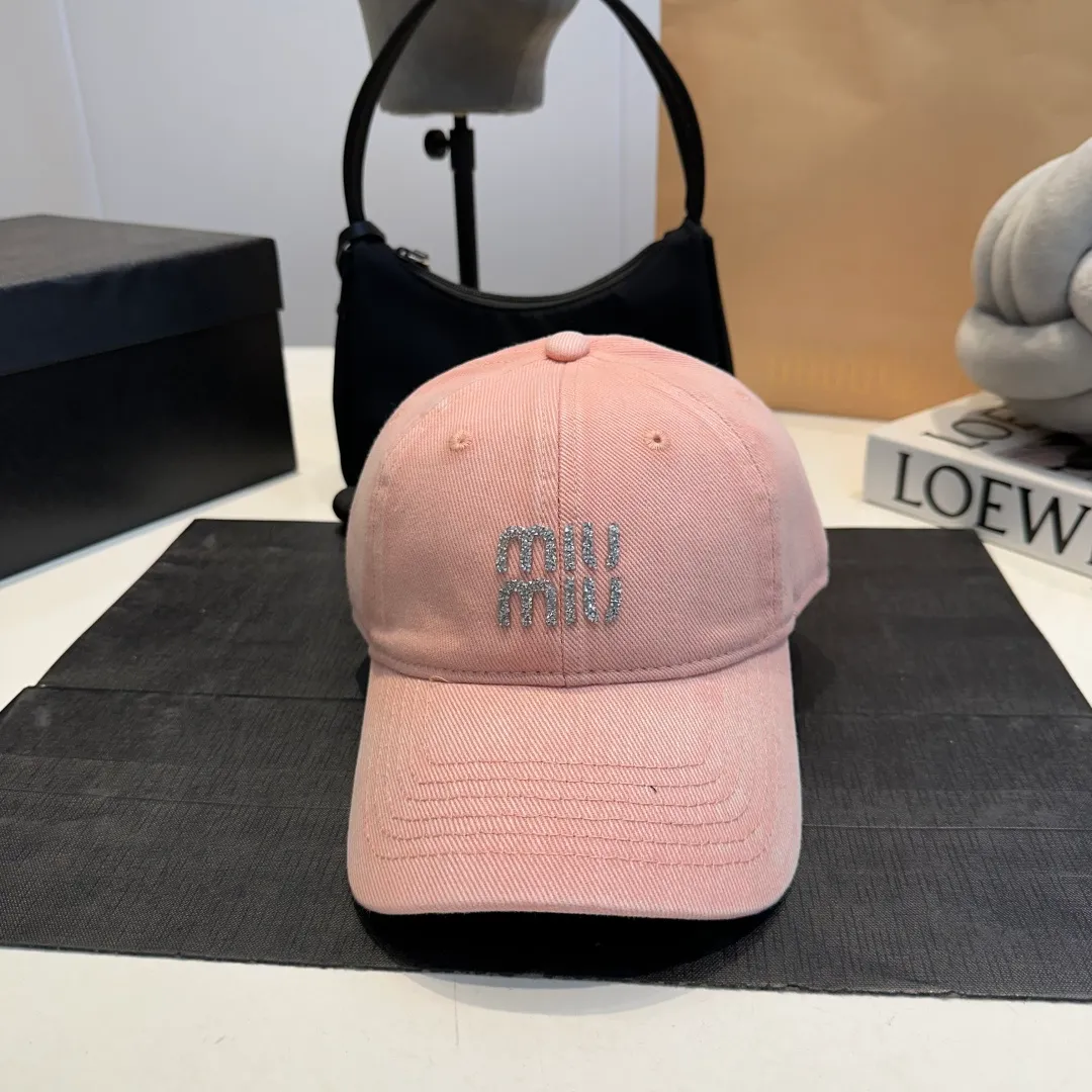 P60 miumiu new 25 spring and summer baseball cap, widened to show a small head, 25 spring and summer new logo embroidery, same style for men and women