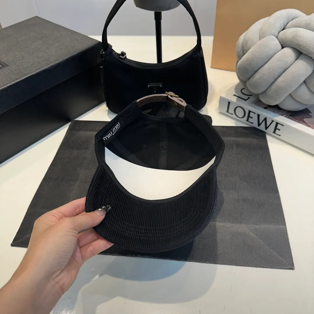 P60 Miumiu Miumiu's new custom-made baseball cap🧢The big brand style is super easy to match, so hurry up and get it!