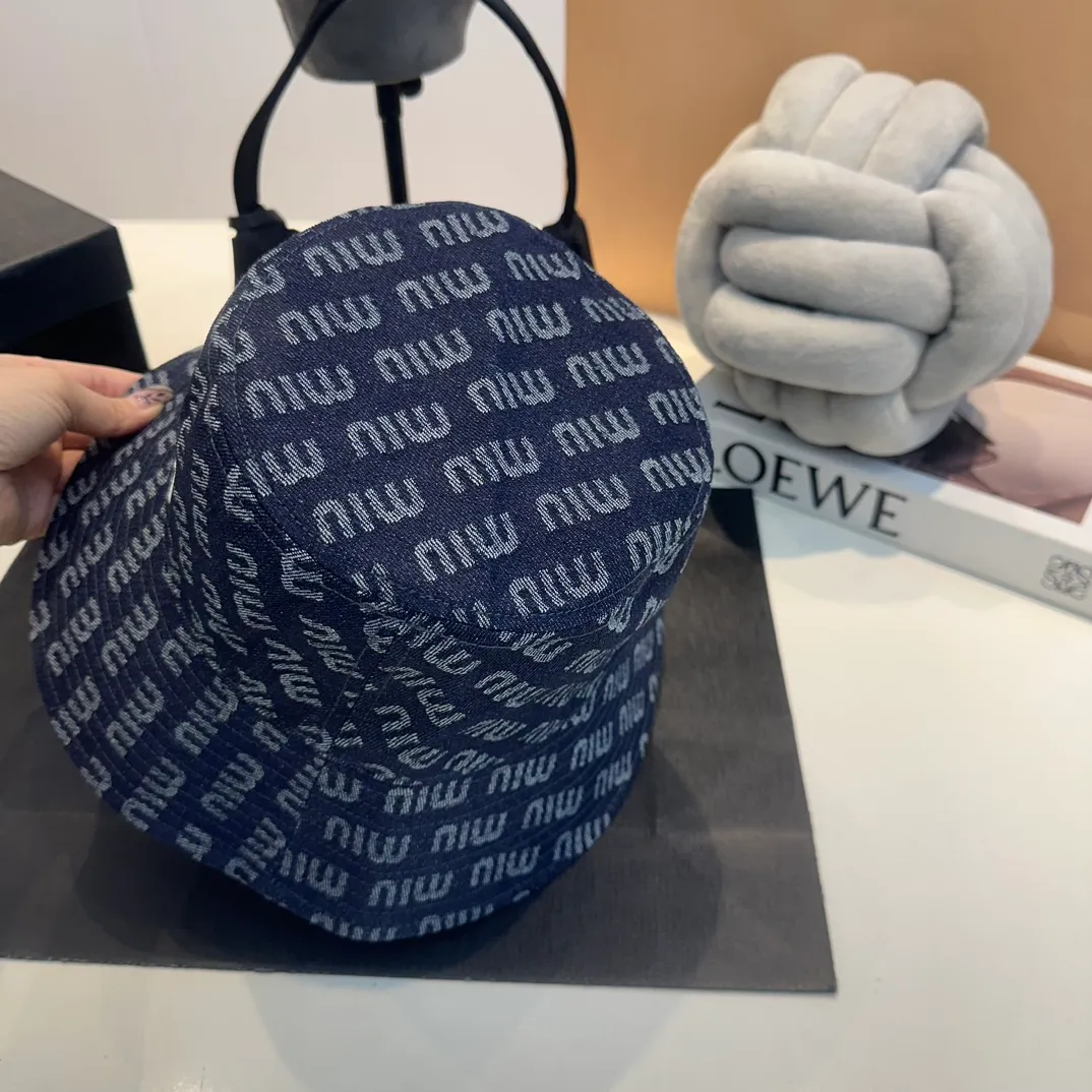 P60 miumiu new denim fisherman hat, the hottest color at the moment - full of street style! Trendy and versatile, Xiaohongshu grows grass, poison, get your boyfriend, and cool together