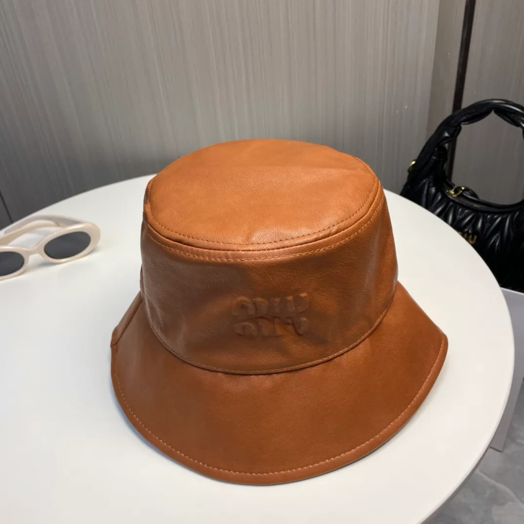 P66 comes with a cloth bag, miumiu new autumn and winter new original fisherman hat, full of retro charm, 1:1 mold customization, excellent quality, basic head circumference 56, adjustable.