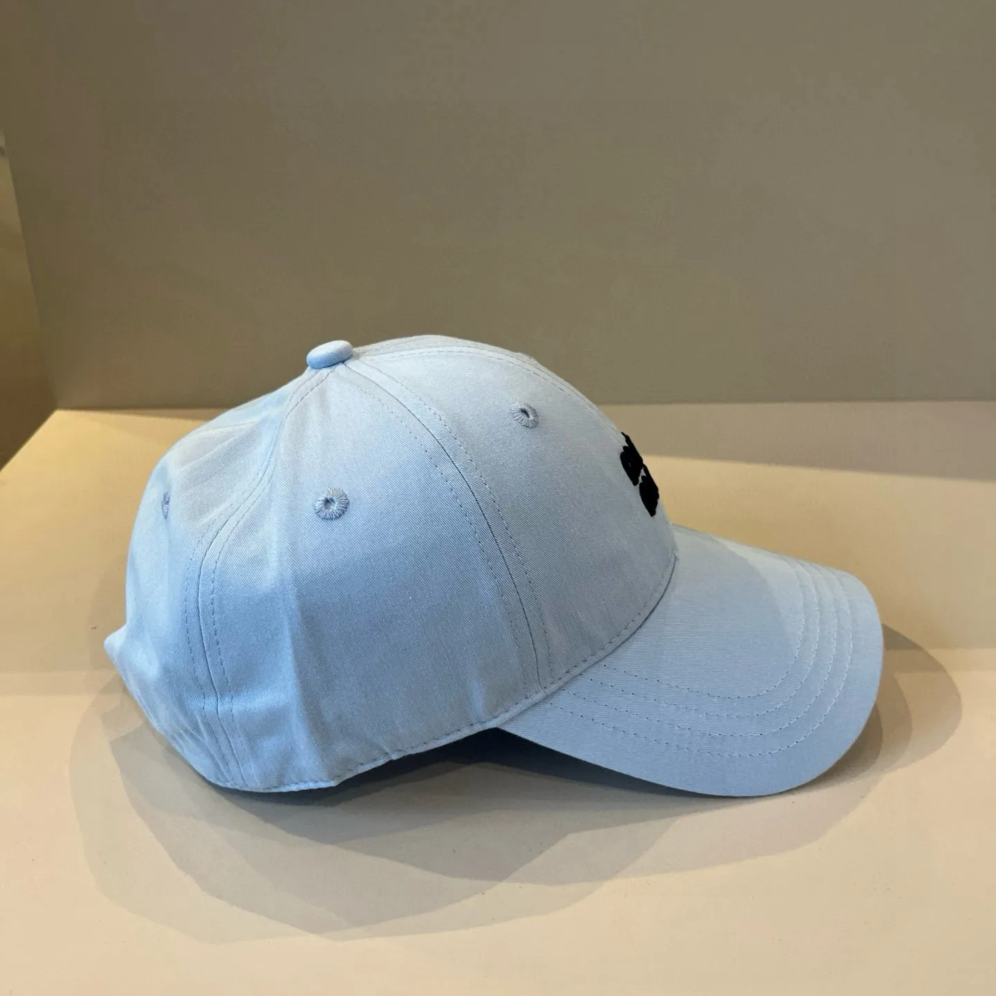 P70 miumiu original spring and summer new baseball cap, authentic mold-making and custom-made, the original workmanship is meticulous and the quality is superb!