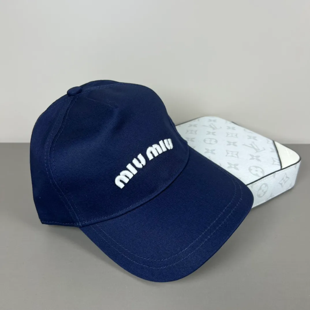 56💰Miumiu (recommended by Xiaohongshu’s popular model) original spring and summer new baseball cap, authentic mold-making and custom-made, the original workmanship is meticulous and the quality is superb!
