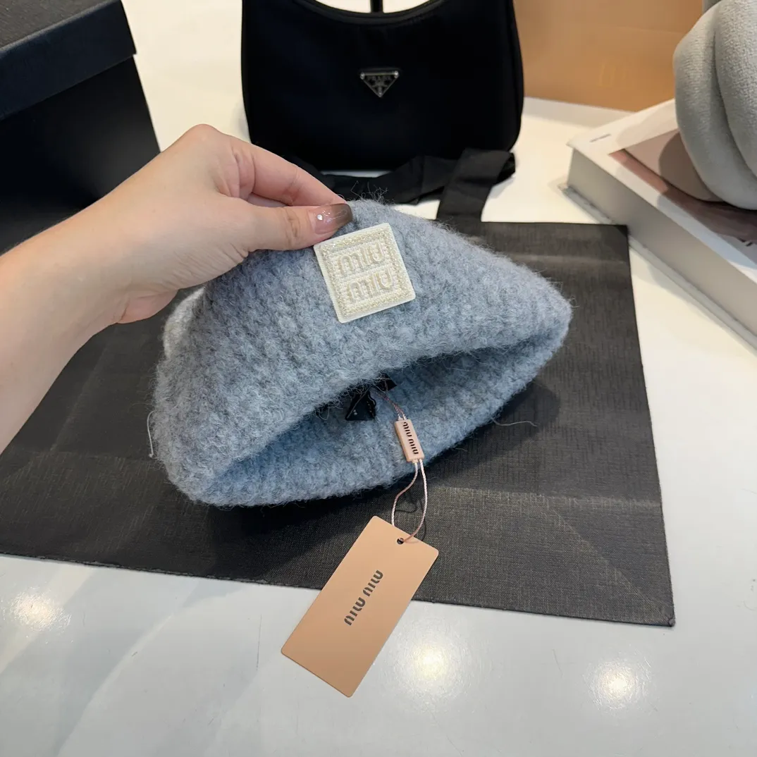P50 miumiu 2024 autumn and winter new wool hat, 40% rabbit hair, 60% wool, high quality warm knitted hat