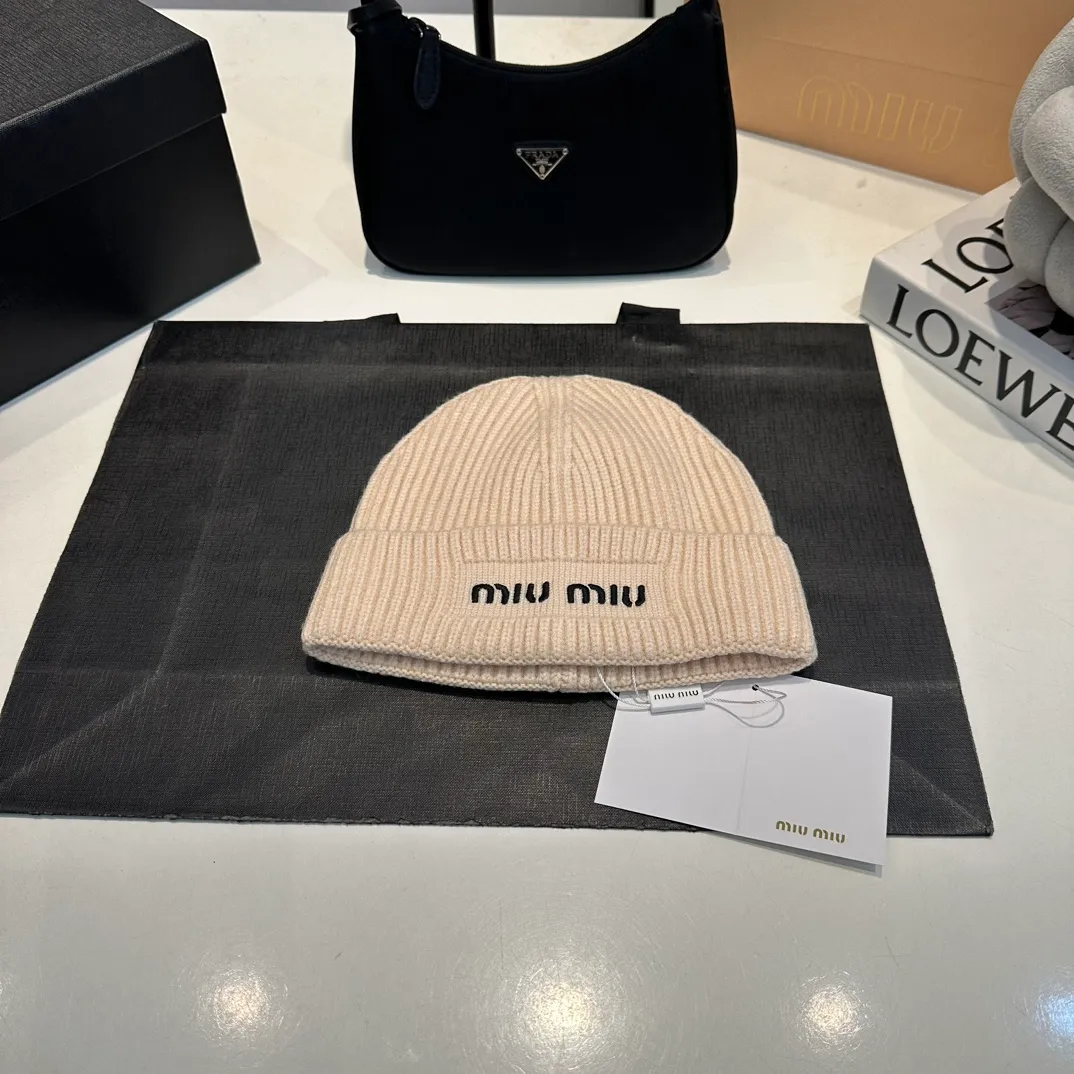 P56 high version Miumiu knitted hat, cold hat super warm