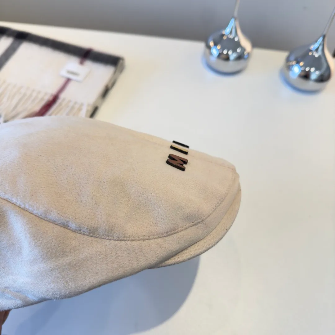 💰90¥ miumiu new duck bill forward cap, unisex,