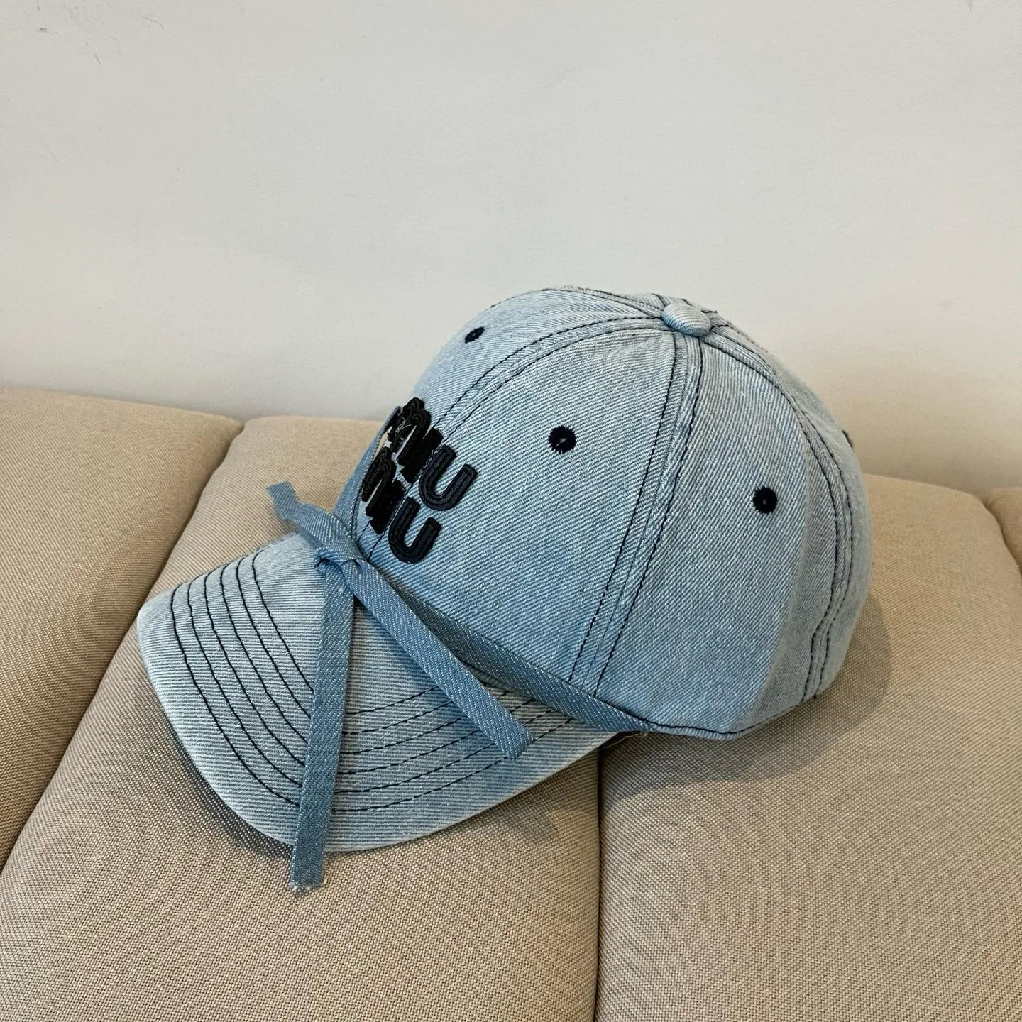 P60 miumiu original spring and summer new baseball cap, authentic mold-making and custom-made, the original workmanship is meticulous and the quality is superb!